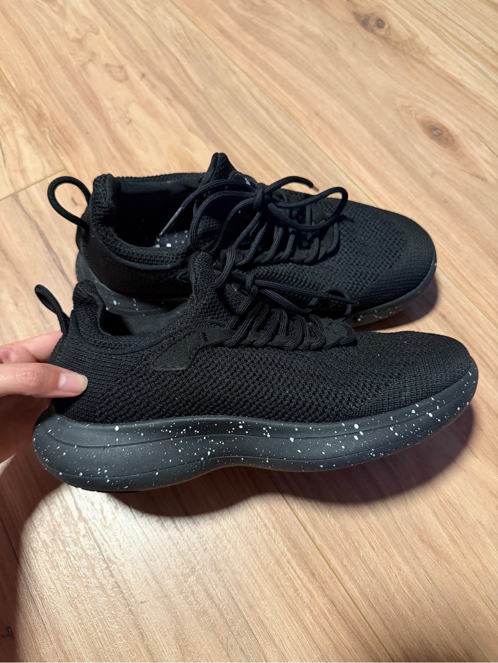 Snibbs Orbit Black Speckle Shoes Women’s Size 7